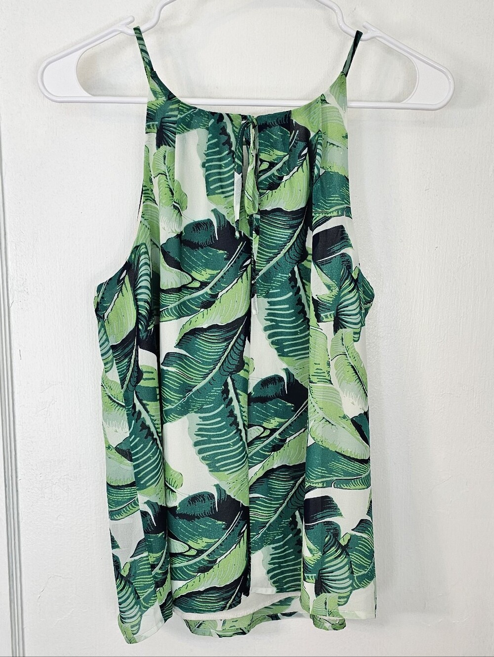 Sexy Leaf Print Tank Top - Picture 2 of 11
